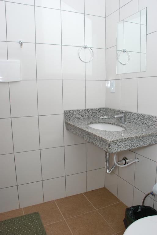 Hotel Veredas Três Lagoas エクステリア 写真